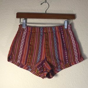 Elastic short shorts